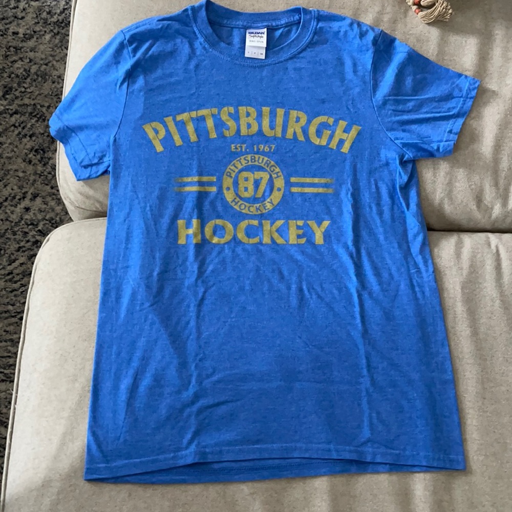 Pittsburgh Penguins T-shirt - sz S